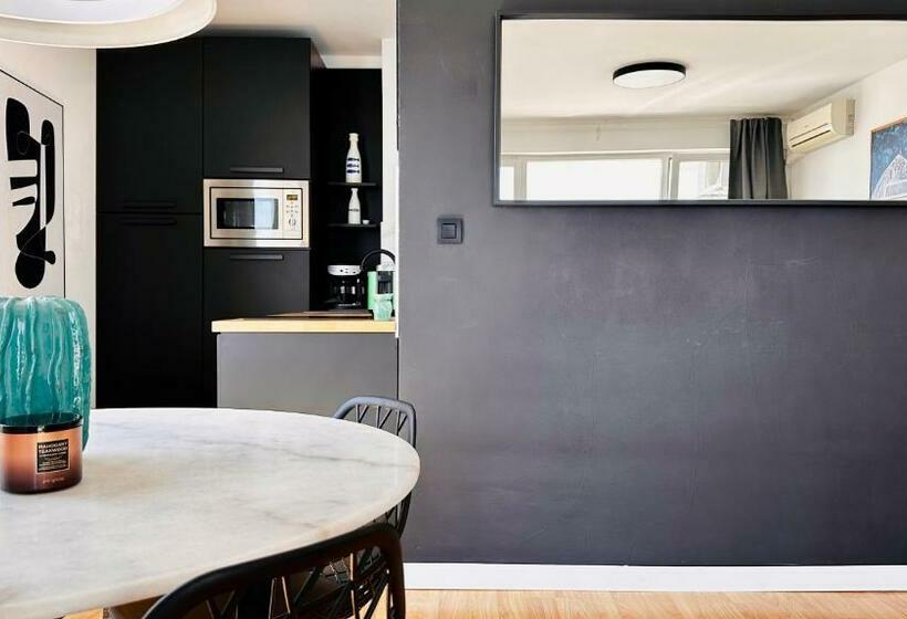 جناح مطلّ علي البحر, Alex Beach Apartello·com   Amazing Apartments With Sea View!