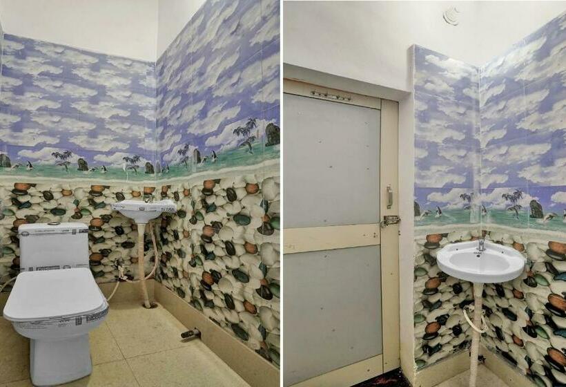 Трехместный Номер Классика, Collection O Hotel Golden Moon