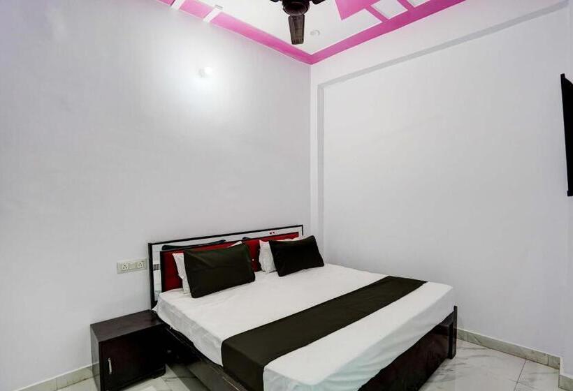 Трехместный Номер Классика, Collection O Hotel Golden Moon