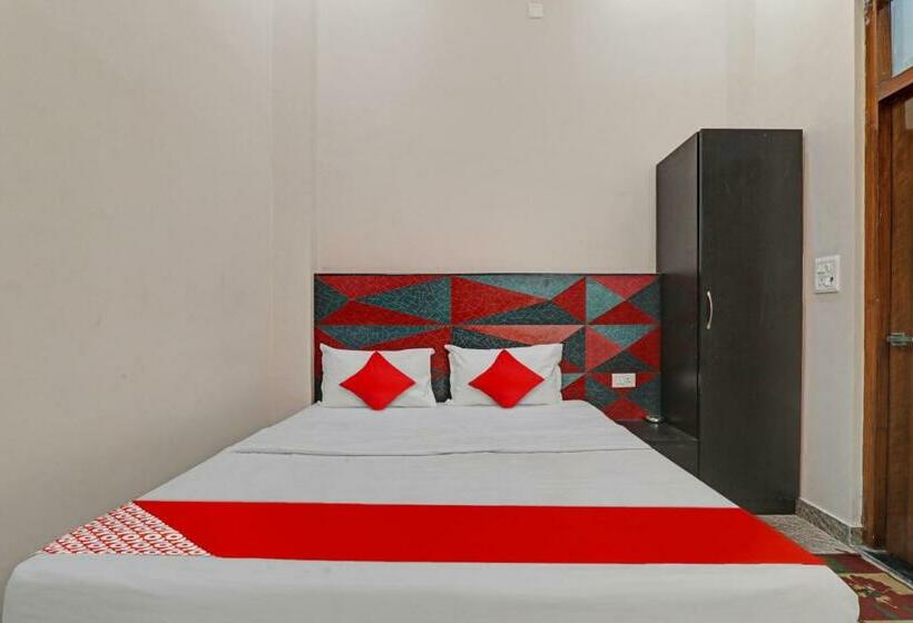 اتاق کلاسیک سه تخته, Flagship M V Rooms