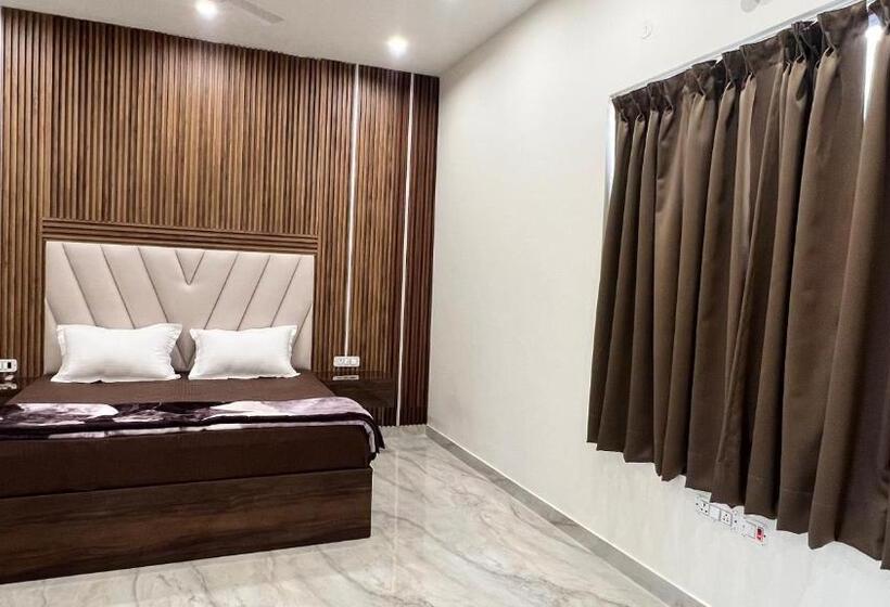 Номер Стандарт Вид на Бассейн, Arth Villa