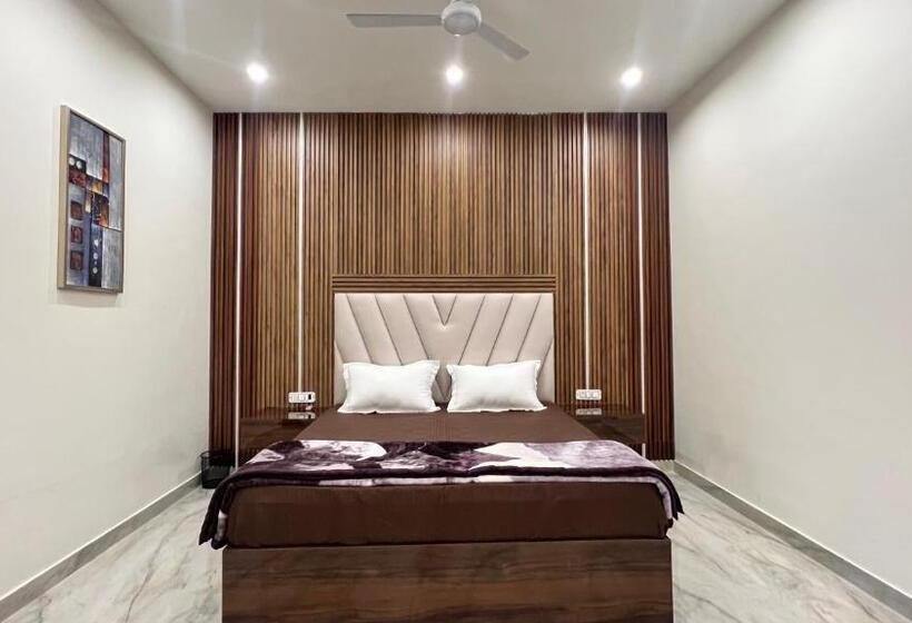 Номер Стандарт Вид на Бассейн, Arth Villa