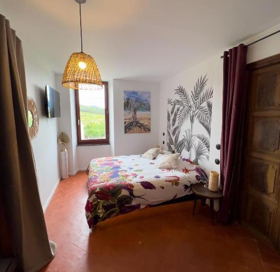 غرفة قياسية مطلة على الجبل, Les Baroudeurs De Saint Jean