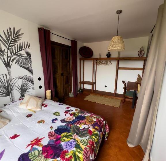 غرفة قياسية مطلة على الجبل, Les Baroudeurs De Saint Jean