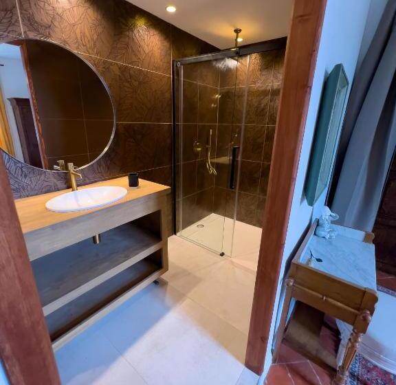 غرفة قياسية, Les Baroudeurs De Saint Jean