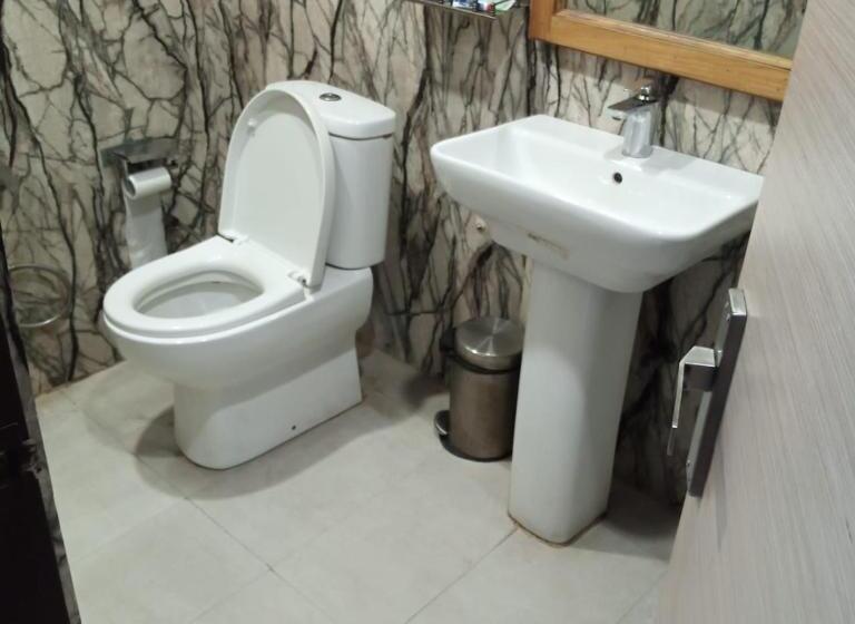 غرفة قياسية مزوَّدة بشُرفة, Xenious Biz Ayaan Residency