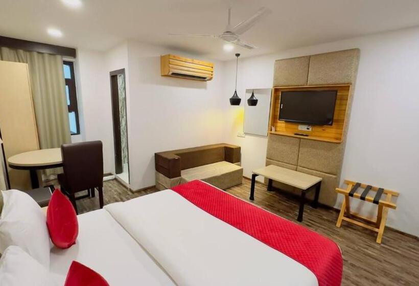 غرفة قياسية مزوَّدة بشُرفة, Xenious Biz Ayaan Residency