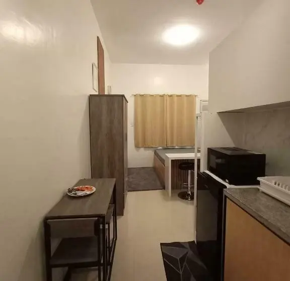 スタンダードスタジオ, Modena Town Square Walkup Condominium
