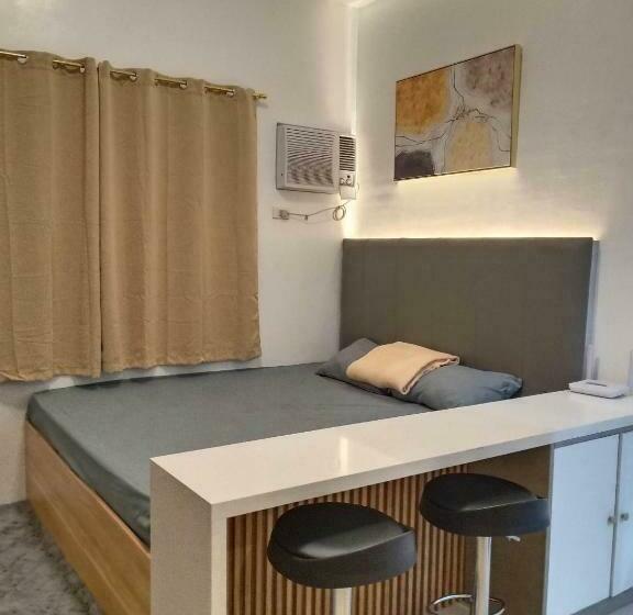 스탠다드 스튜디오, Modena Town Square Walkup Condominium