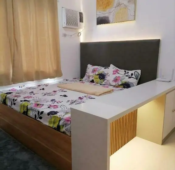 スタンダードスタジオ, Modena Town Square Walkup Condominium