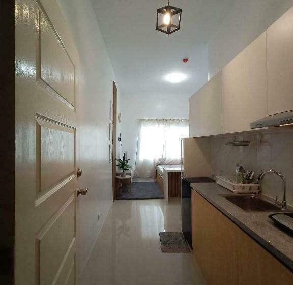 스탠다드 스튜디오, Modena Town Square Walkup Condominium