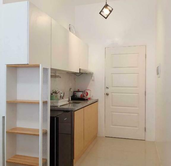 Студия Стандарт, Modena Town Square Walkup Condominium