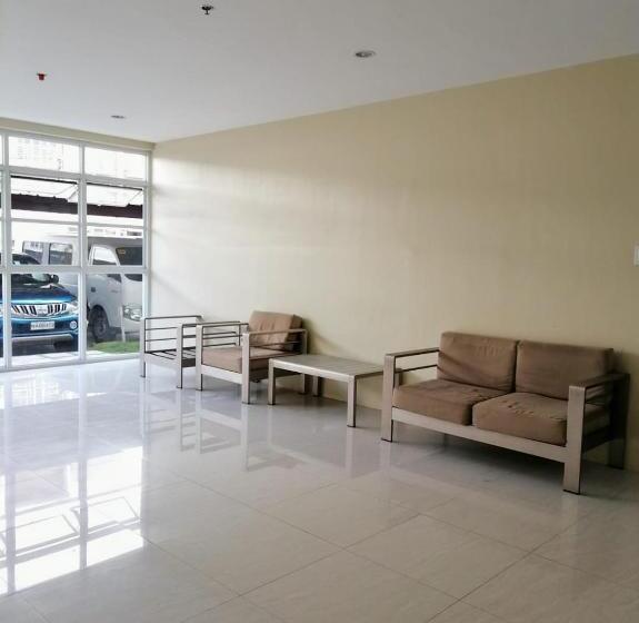 스탠다드 스튜디오, Modena Town Square Walkup Condominium