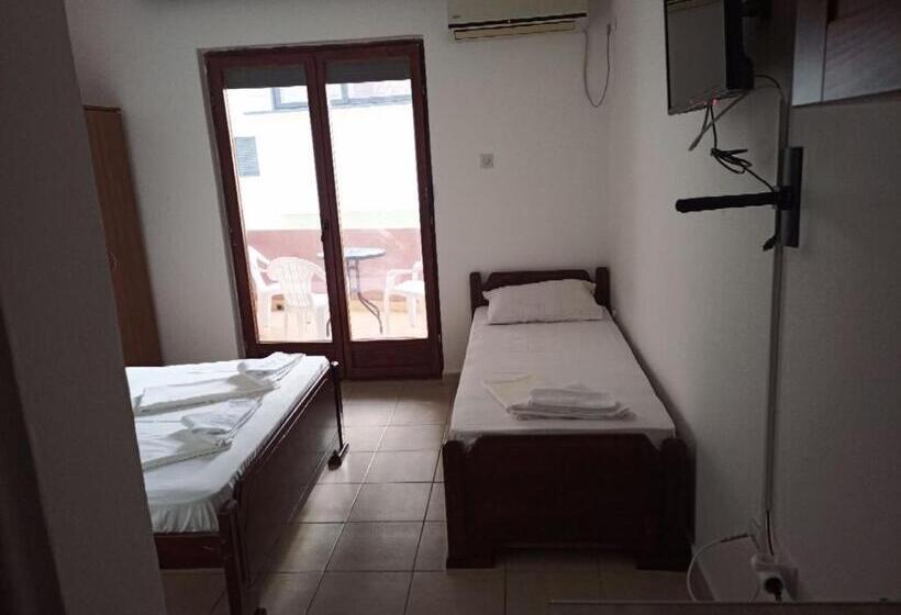 Standard Triple Room with Terrace, Apartments Normannia