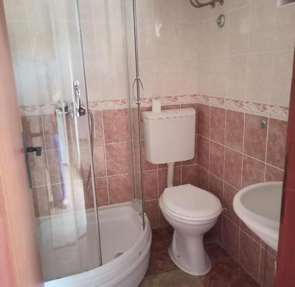 اتاق استاندارد سه تخته با چشم‌انداز, Apartments Normannia