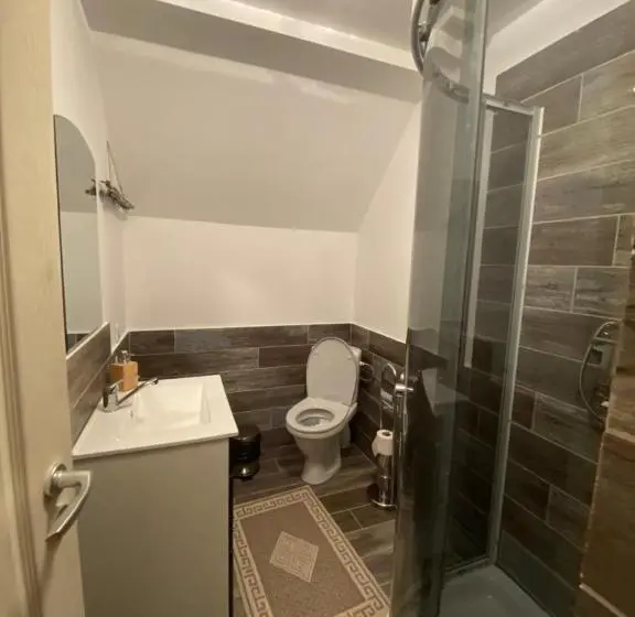 デラックスルーム, Casa Din Deal