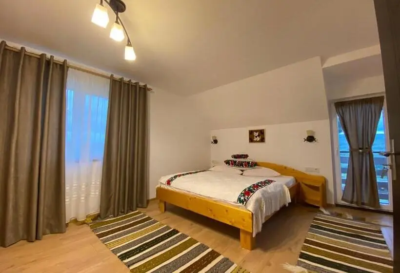 デラックスルーム, Casa Din Deal