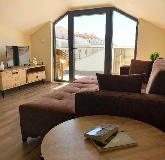 דירת חדר נוף לים, Pinna Home
