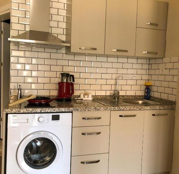 غرفة عائلية, Pinna Home