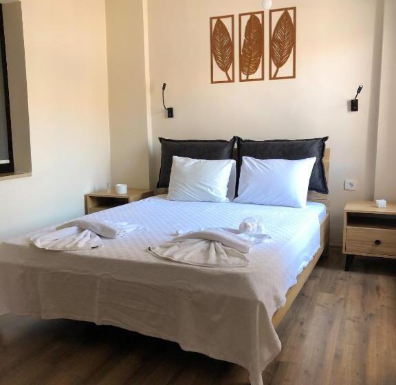 غرفة عائلية, Pinna Home