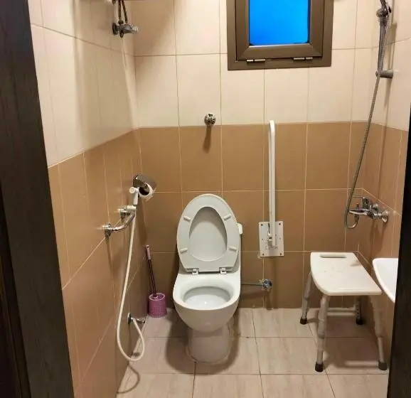 Deluxe Yhden Hengen Huone, Roz Al Jawhara