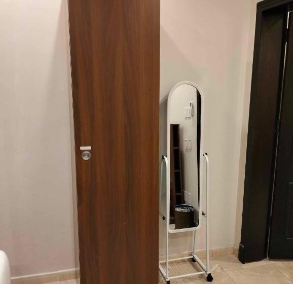 اتاق لوکس یک تخته, Roz Al Jawhara