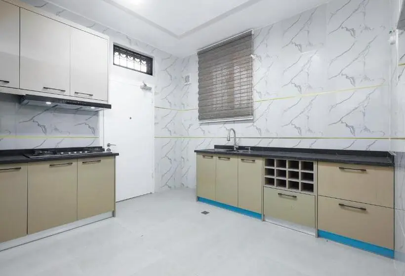 Deluxe Suite King Bed, Bkt Cribs   Apartments & Suites