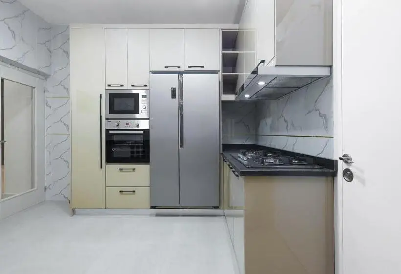 Deluxe Suite King Bed, Bkt Cribs   Apartments & Suites