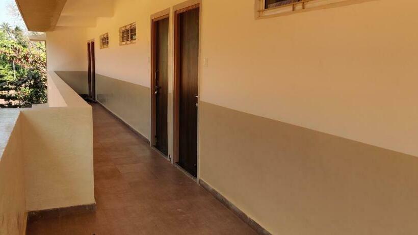 Quarto Estandar, Shree Swami Samarth Resort