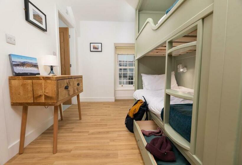 غرفة قياسية رباعية, Tafarn Yr Heliwr