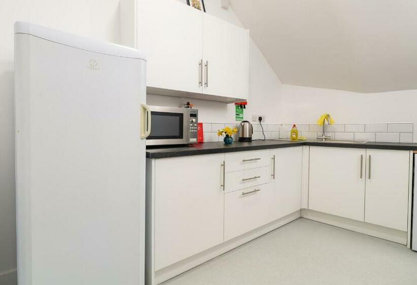 غرفة قياسية رباعية, Tafarn Yr Heliwr