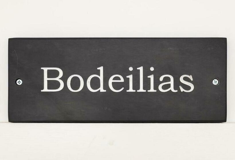 غرفة قياسية رباعية, Tafarn Yr Heliwr