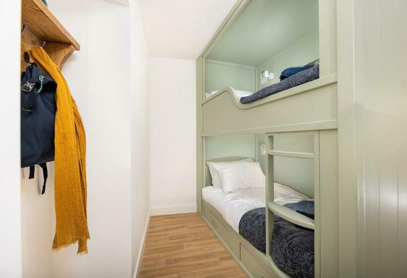 غرفة قياسية رباعية, Tafarn Yr Heliwr