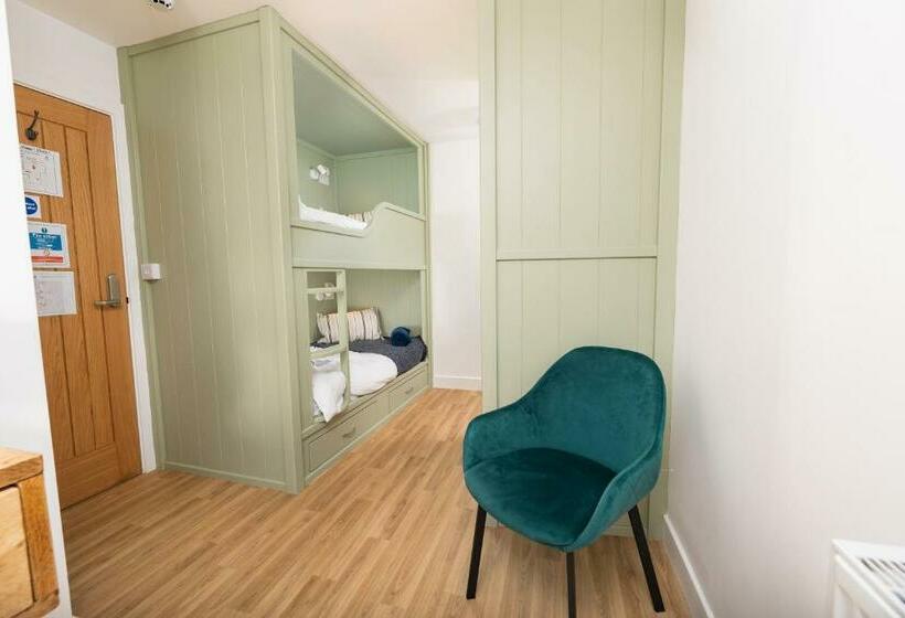 غرفة قياسية رباعية, Tafarn Yr Heliwr