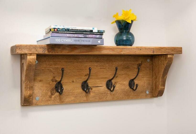 غرفة قياسية رباعية, Tafarn Yr Heliwr