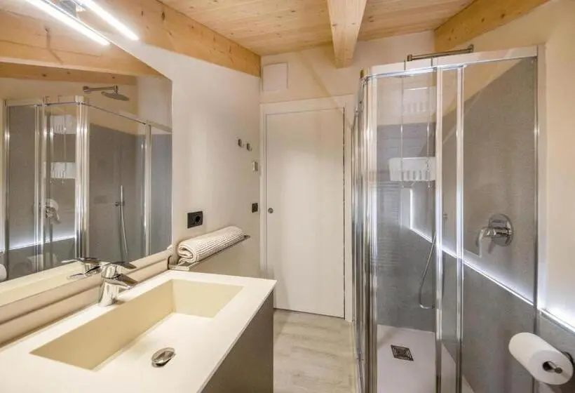 スタンダードスタジオ, Casa Pare  B&b