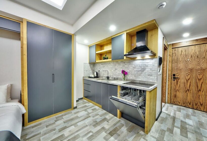 اتاق لوکس, North Blue Life