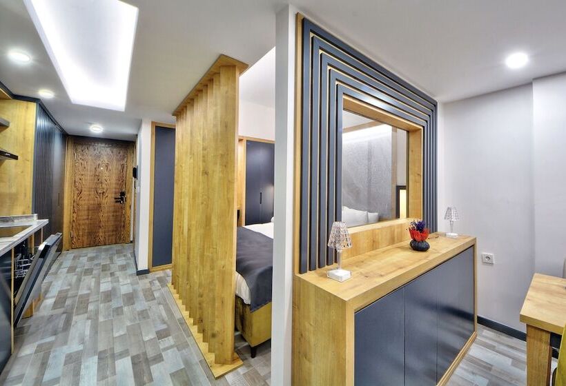 اتاق لوکس با تخت بزرگ, North Blue Life