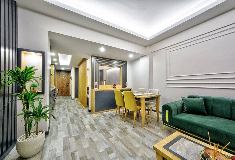 اتاق لوکس با تخت بزرگ, North Blue Life