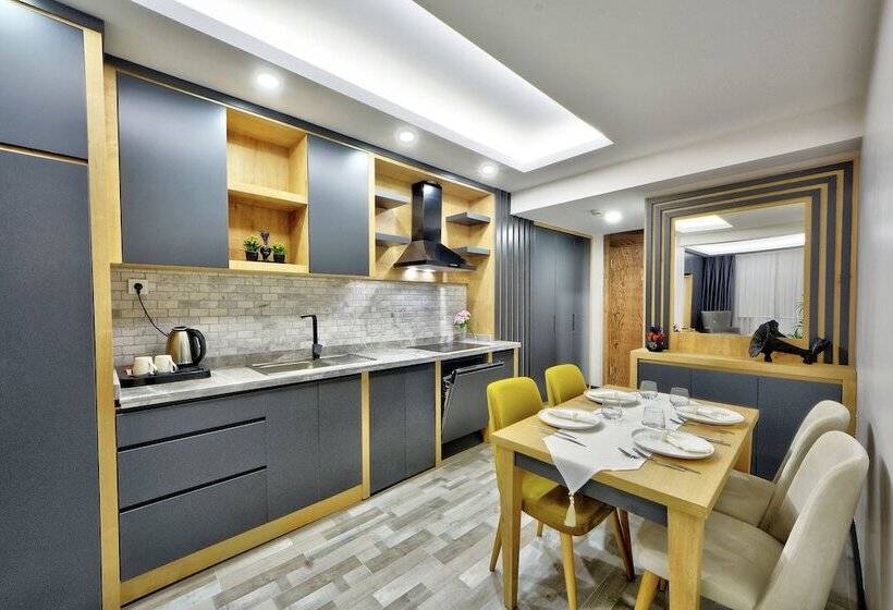 سوئیت 2 خوابه, North Blue Life