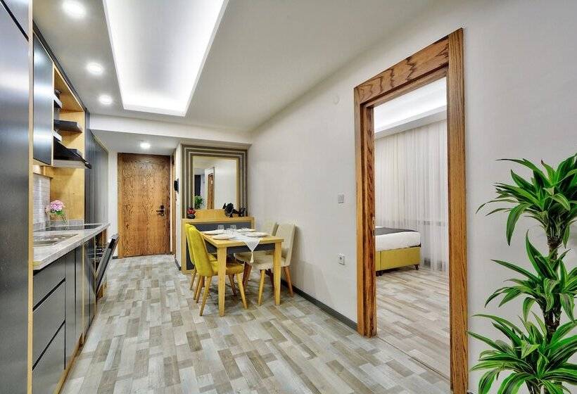 سوئیت 2 خوابه, North Blue Life