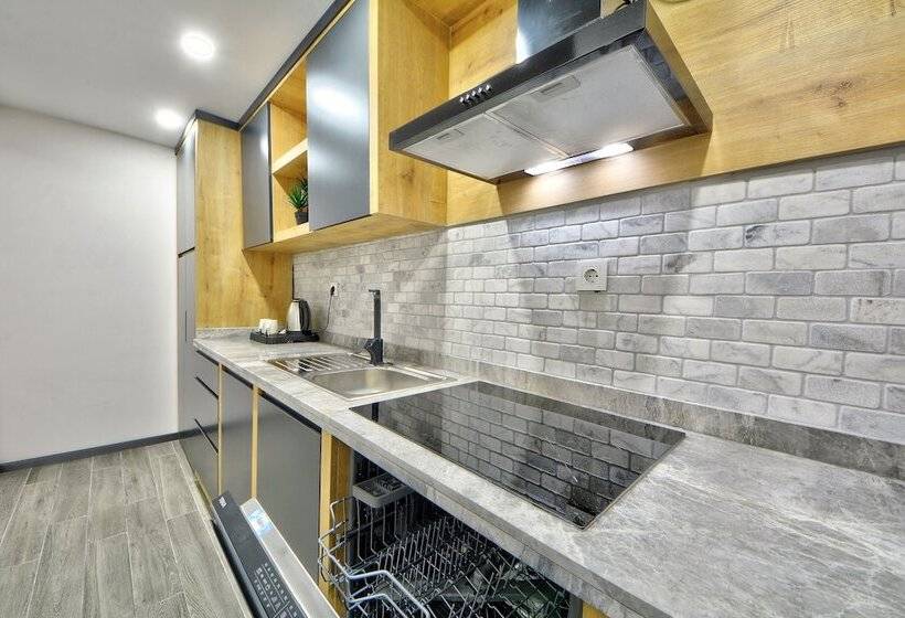 سوییت خانوادگی, North Blue Life