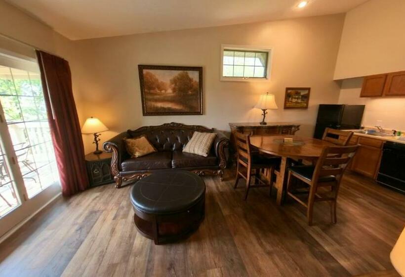 带阳台套房, Grand Wood Suites