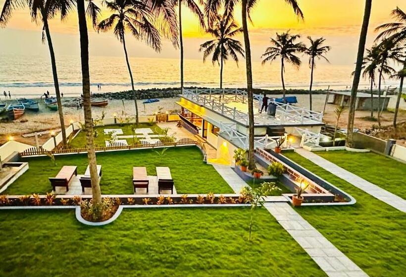 اتاق سوپریور با تخت بزرگ, Maadathil Cottages & Beach Resort
