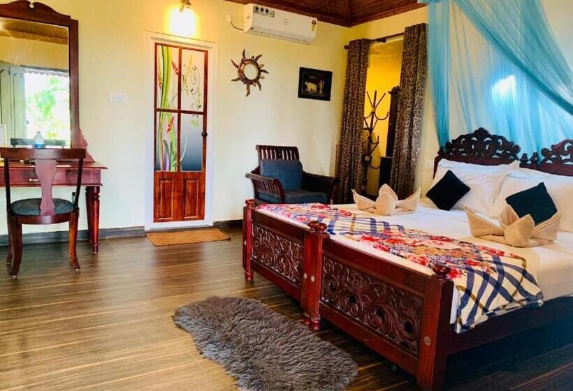 اتاق لوکس, Maadathil Cottages & Beach Resort