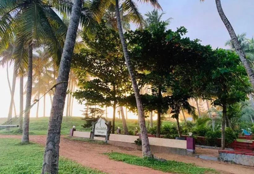 اتاق لوکس, Maadathil Cottages & Beach Resort