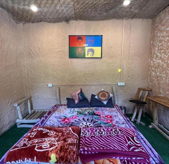 اتاق استاندارد, Circle Square