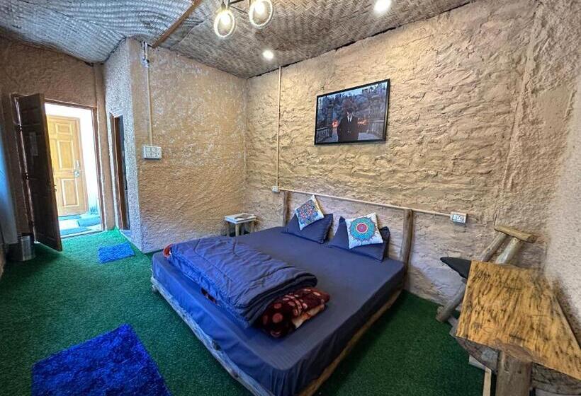 اتاق استاندارد, Circle Square