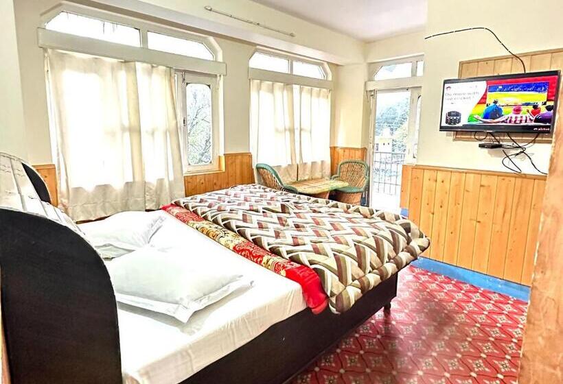 غرفة قياسية مزوَّدة بشُرفة, Shivling View