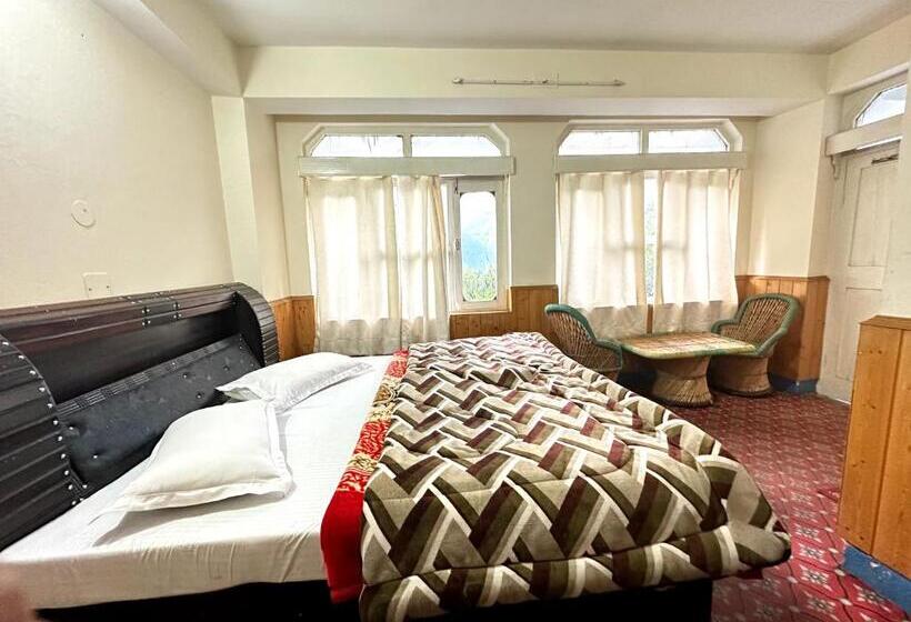 غرفة قياسية مزوَّدة بشُرفة, Shivling View